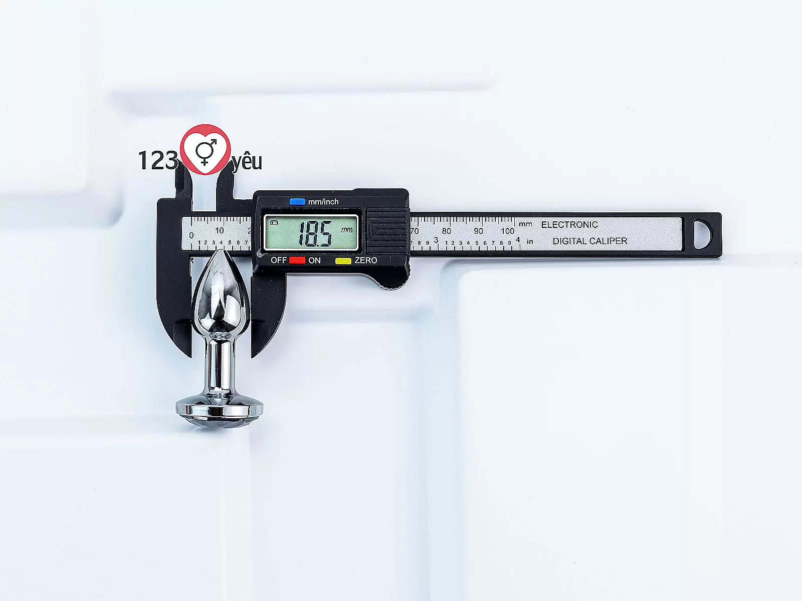 Sextoy kích hậu Inox mini có đế nhiều màu sắc