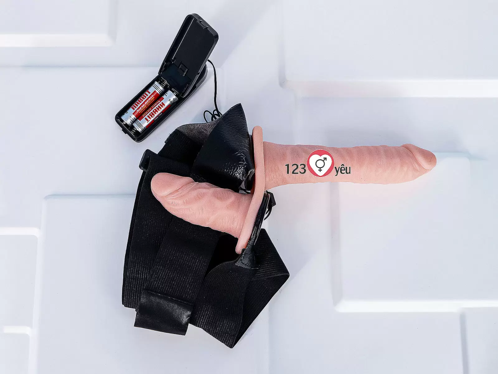Dương vật giả có dây đeo 2 đầu Ultra Doube Head có rung