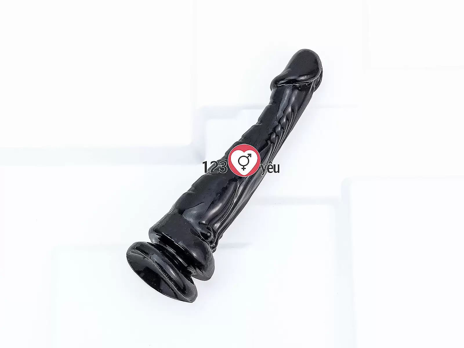 Dương vật giả có đế silicon mềm mại màu đen quyến rũ