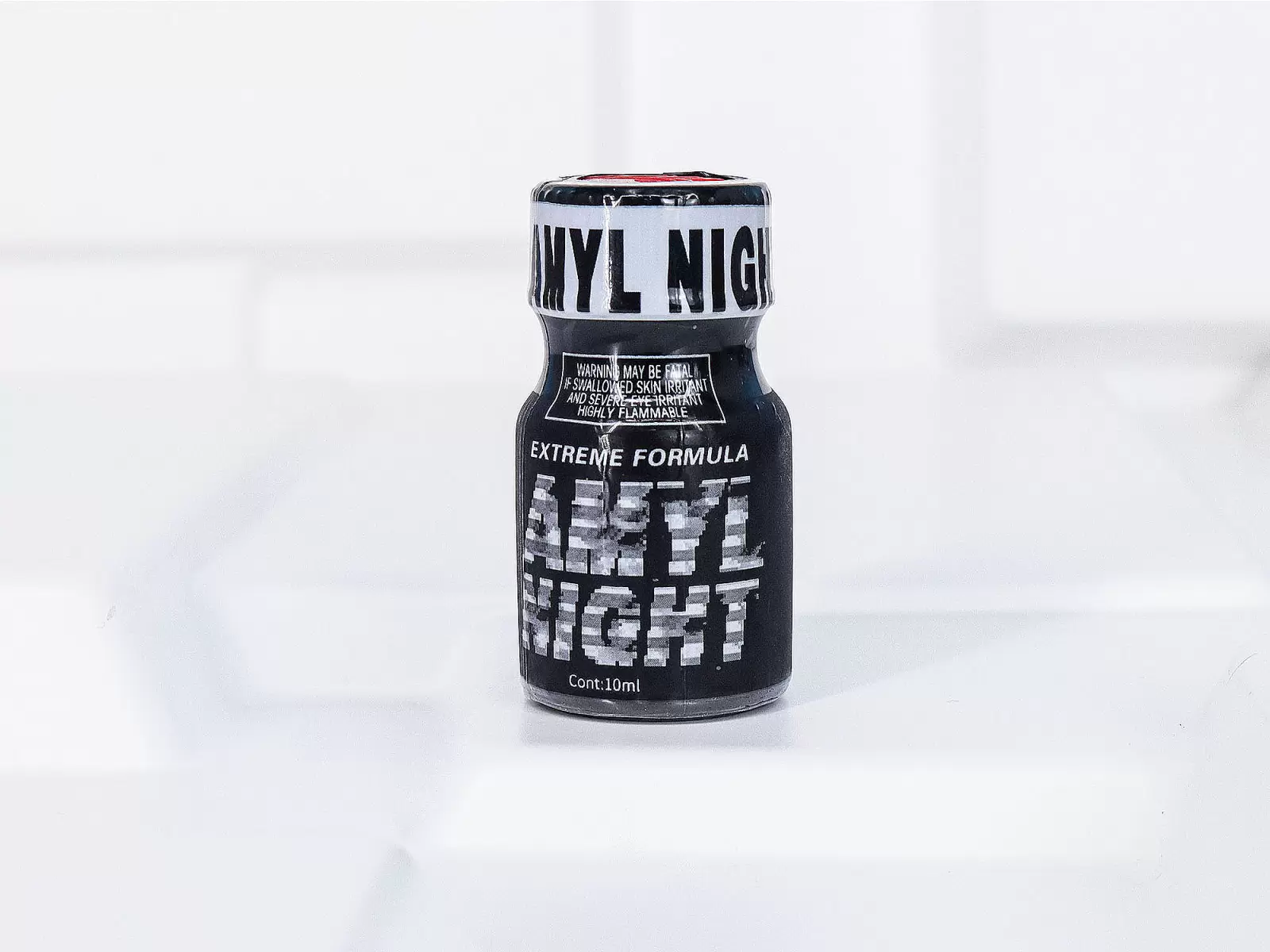 Chai h&iacute;t Amyl Night 10ml tăng cảm gi&aacute;c kho&aacute;i cảm