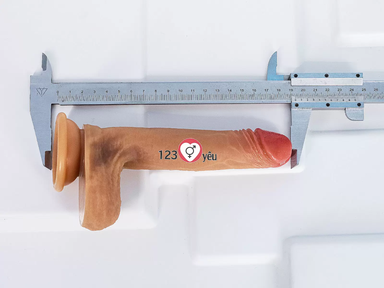 Dương vật giả có đế Lovetoy 7 inch da nâu siêu mềm