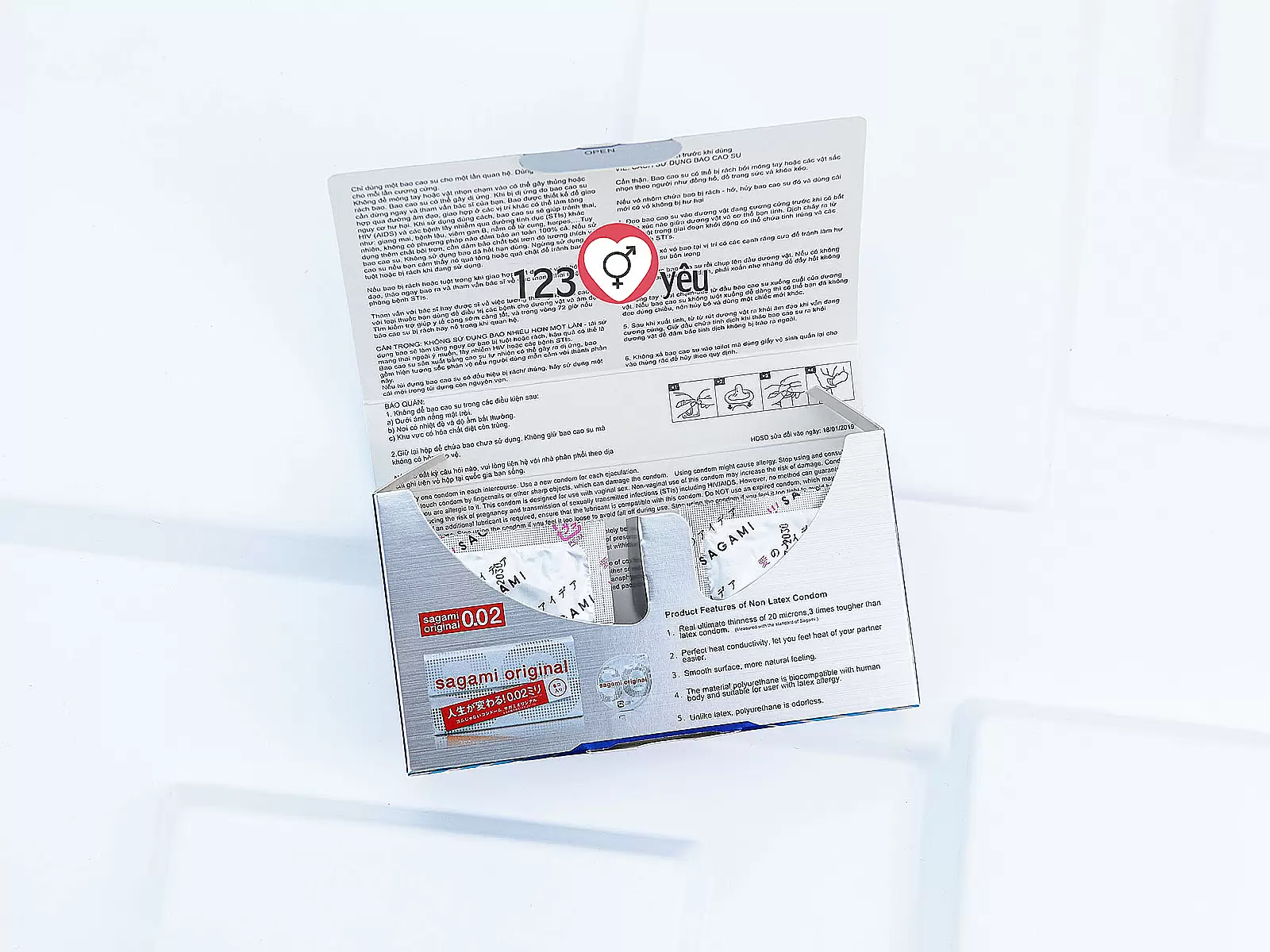 Bao cao su Sagami Tight-Fit hộp 12 bao