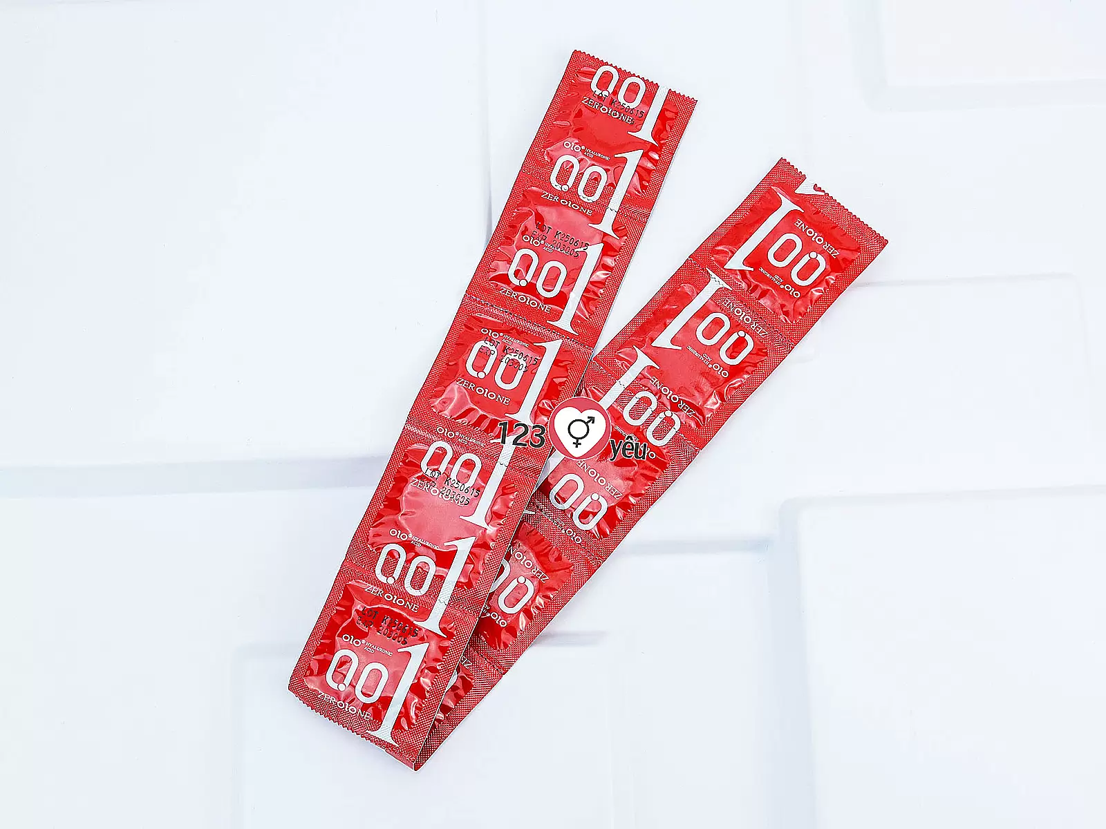 Bao cao su OLO Thin 001 Square Red gai nổi đặc biệt, siêu mỏng