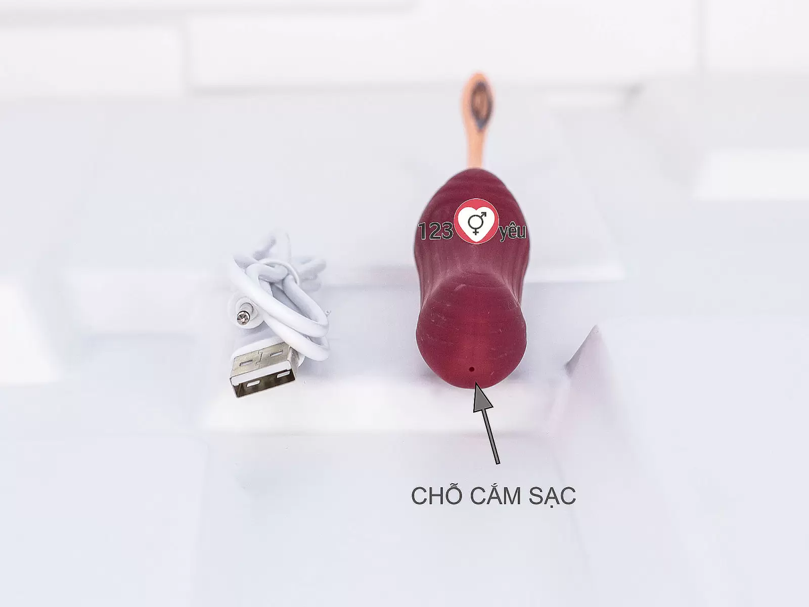 Máy mát xa điểm G 3 đầu pin sạc nhỏ gọn