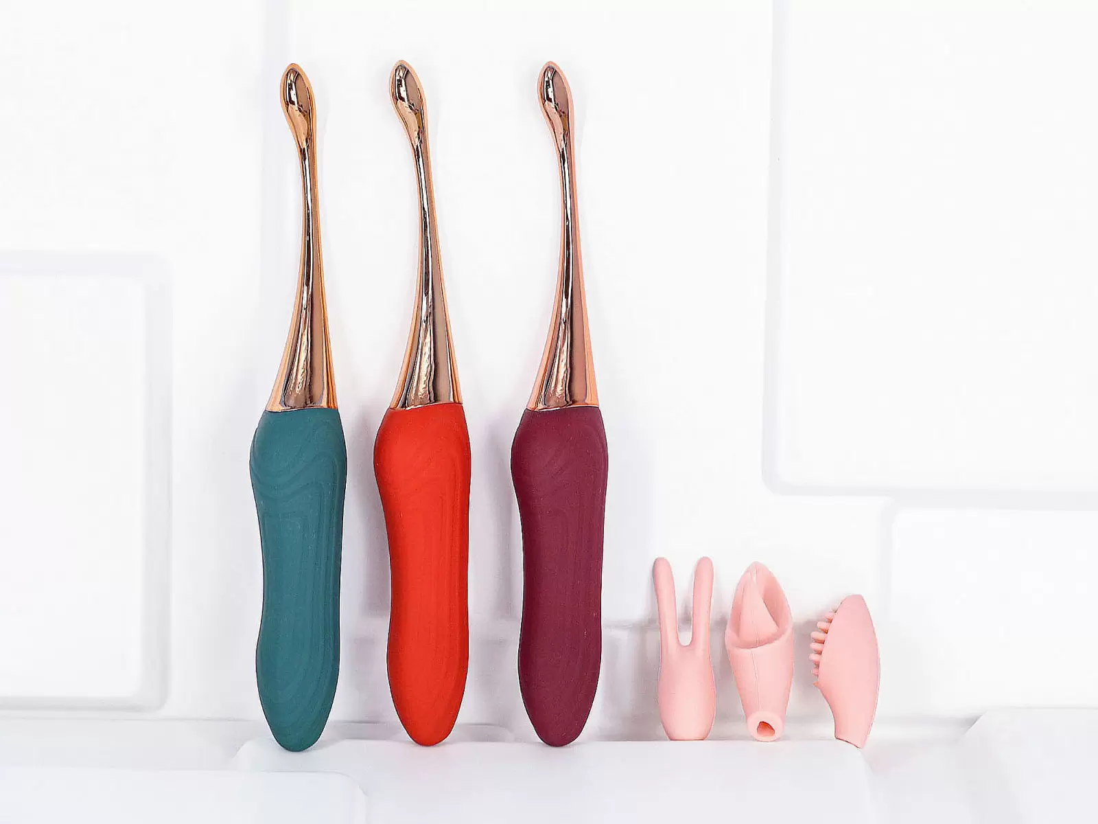 Máy mát xa điểm G 3 đầu pin sạc nhỏ gọn