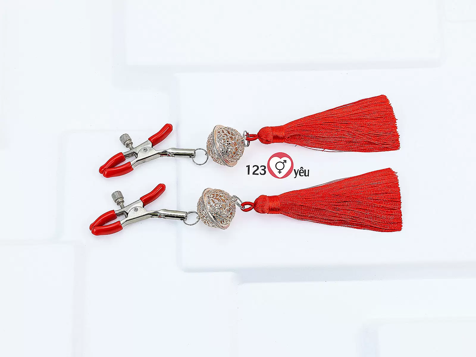 Lục lạc kẹp ti bạo dâm 3 màu kích thích dành cho nữ