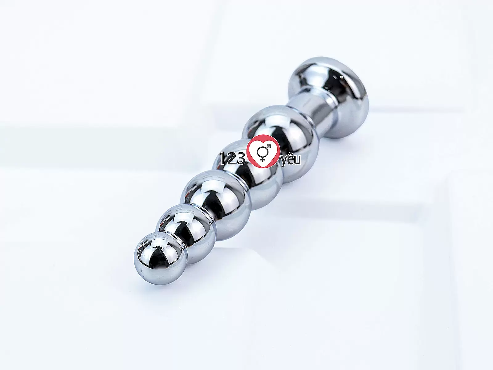 Dụng cụ kích thích hậu môn Inox chân dế pha lê