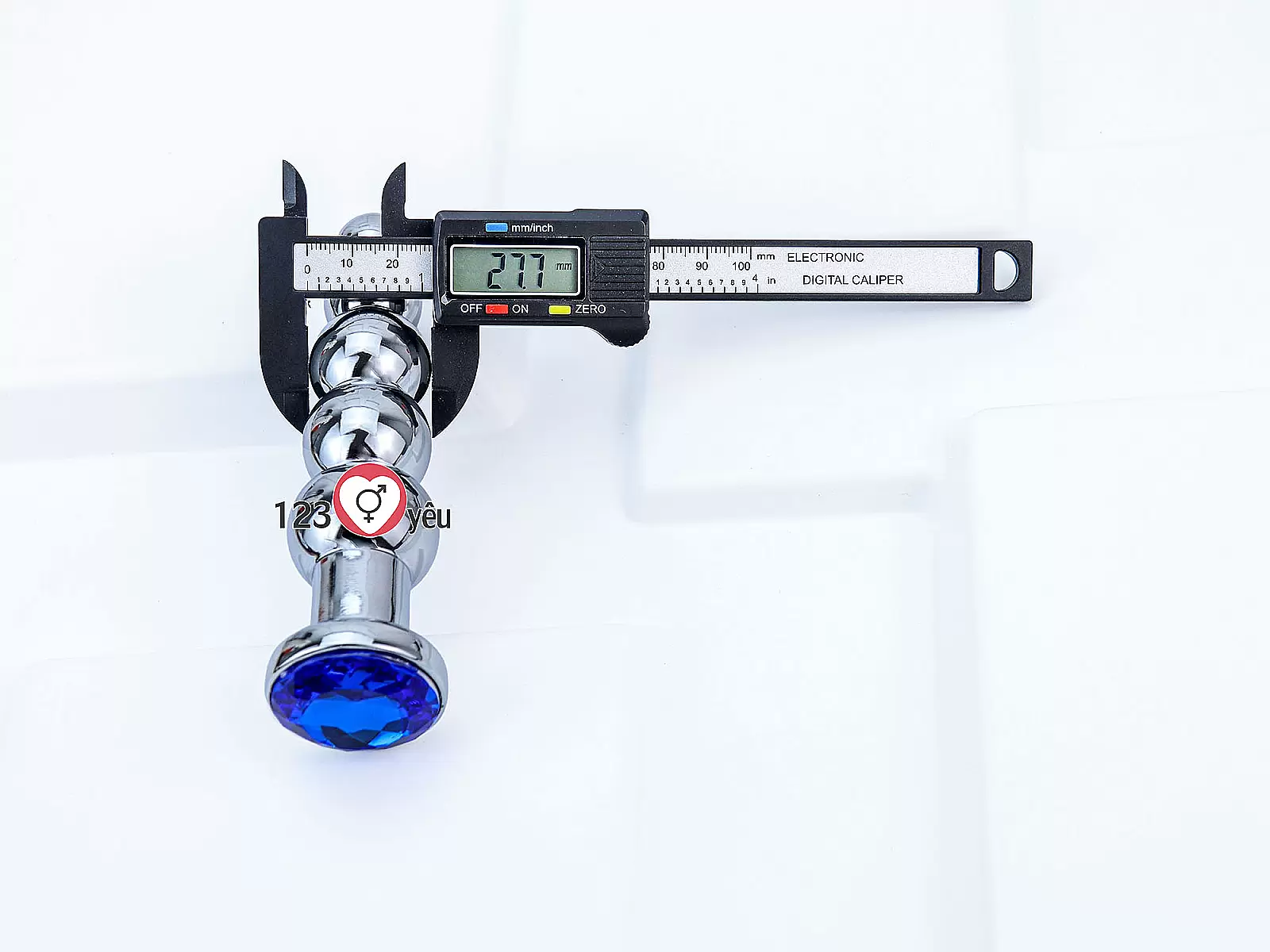 Dụng cụ kích thích hậu môn Inox chân dế pha lê