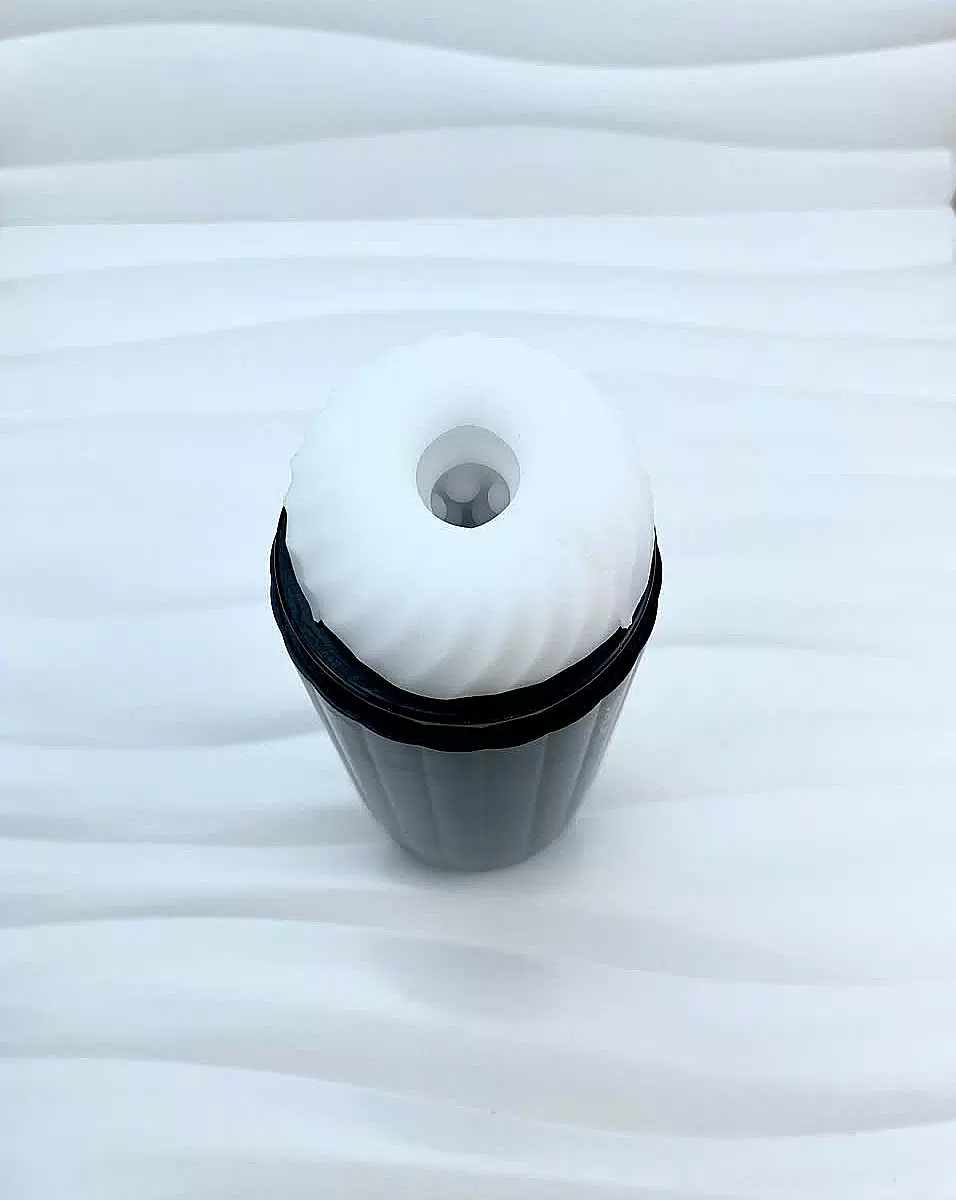Thanh lý - Máy thủ dâm Svakom Sam Neo 2 bị rách nhẹ silicon