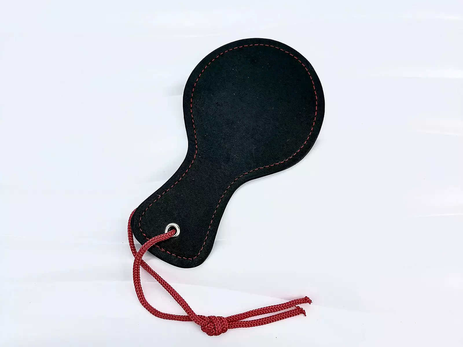 Roi BDSM phết mông – da PU dẻo kích thích