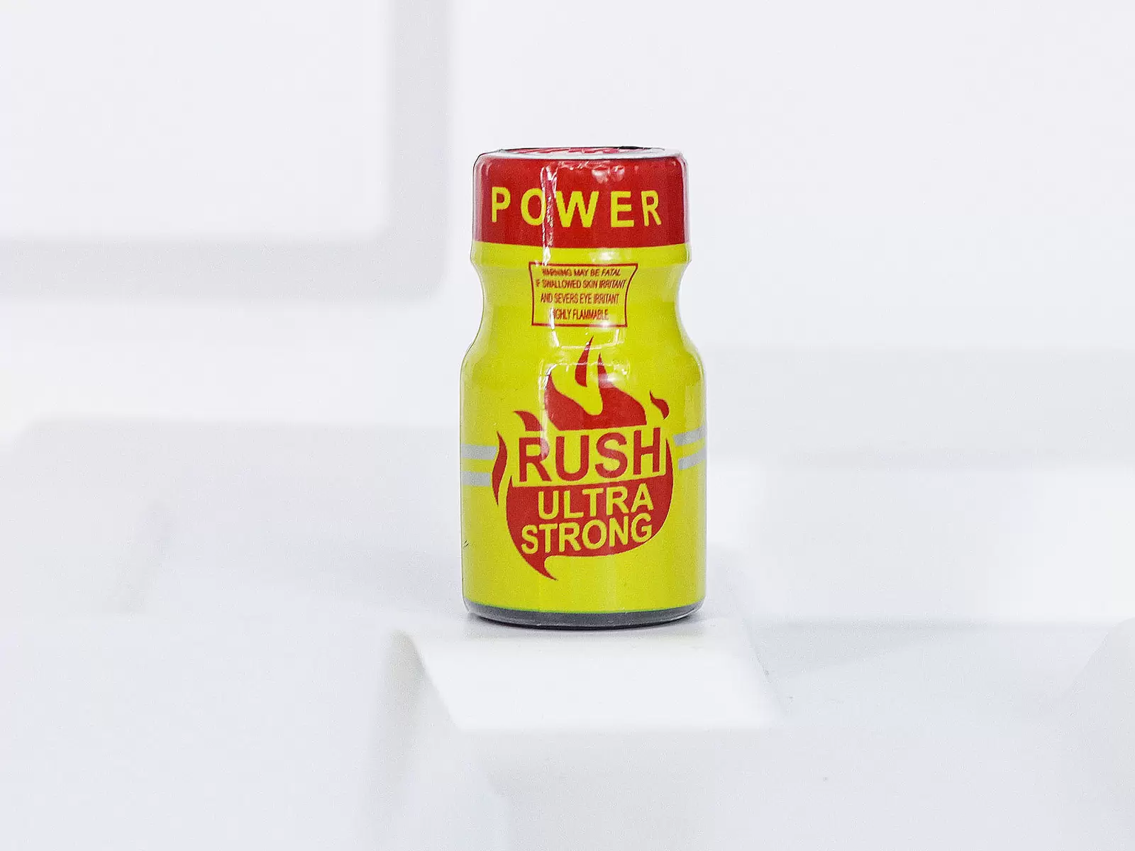 Chai hít Rush Ultra Strong Yellow 10ml tăng cảm giác khoái cảm