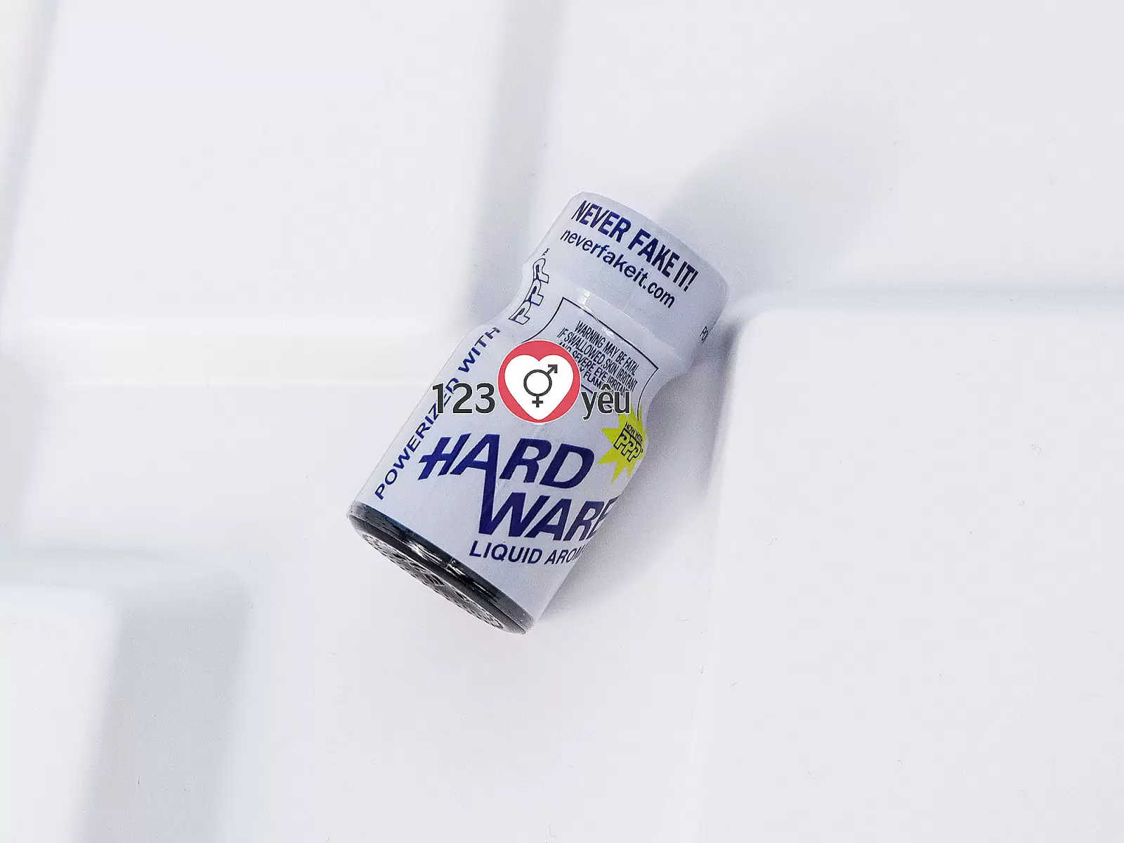 Chai hít Hard Ware 10ml tăng cảm giác hưng phấn