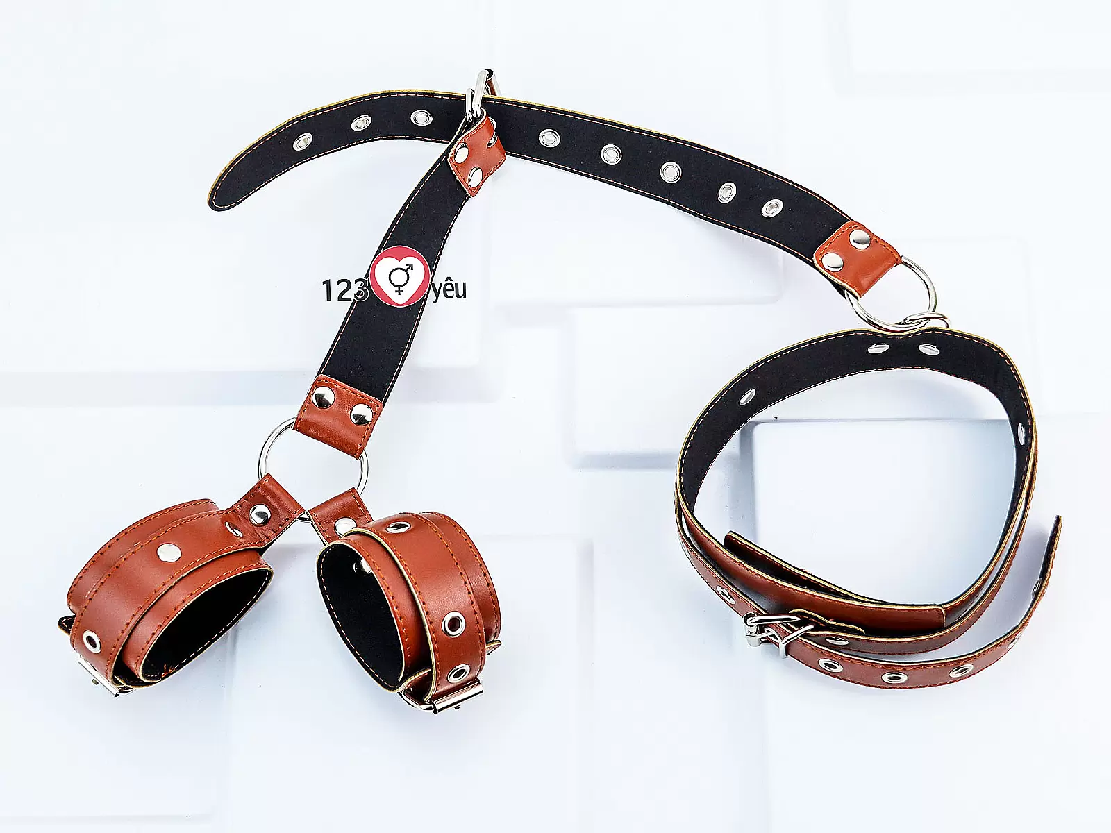 Đồ chơi bạo dâm khóa cổ còng tay da cao cấp