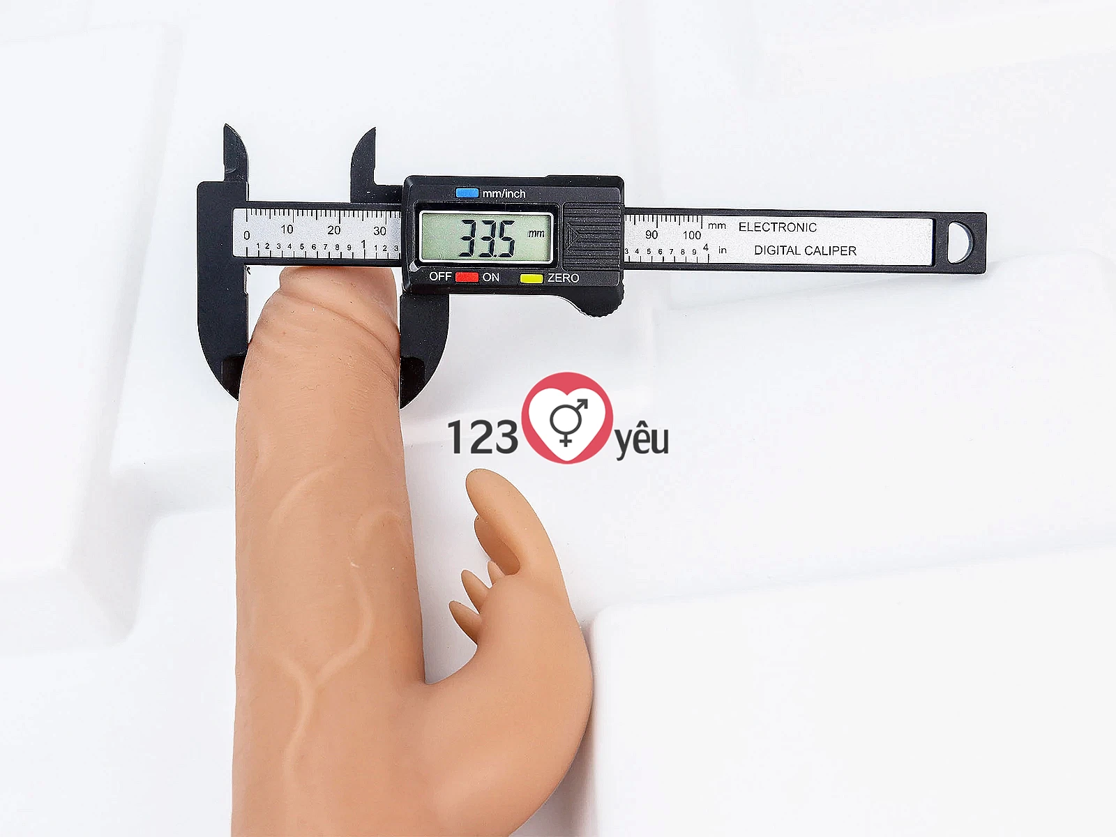 Dương vật giả đa năng Indulge Wind-Chaser rung thụt phát nhiệt kích thích mạnh mẽ