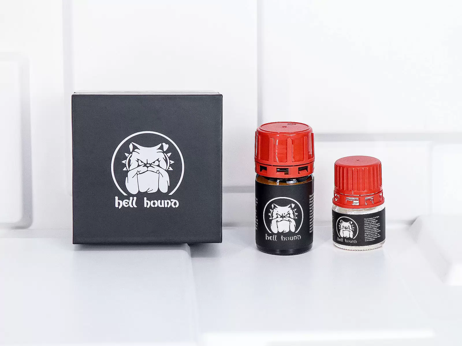 Chai h&iacute;t Hell Hound b&ugrave;ng nổ kho&aacute;i cảm