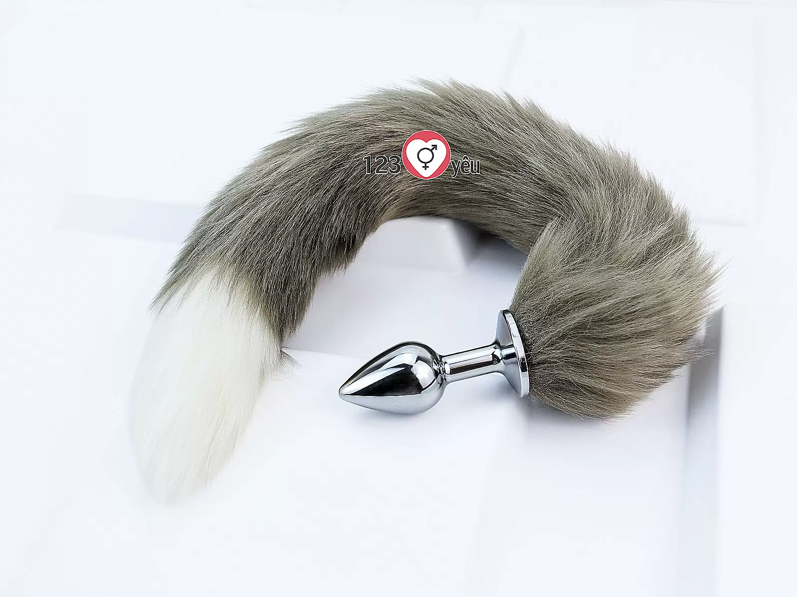 Đồ chơi kích hậu inox đuôi sói xám rêu