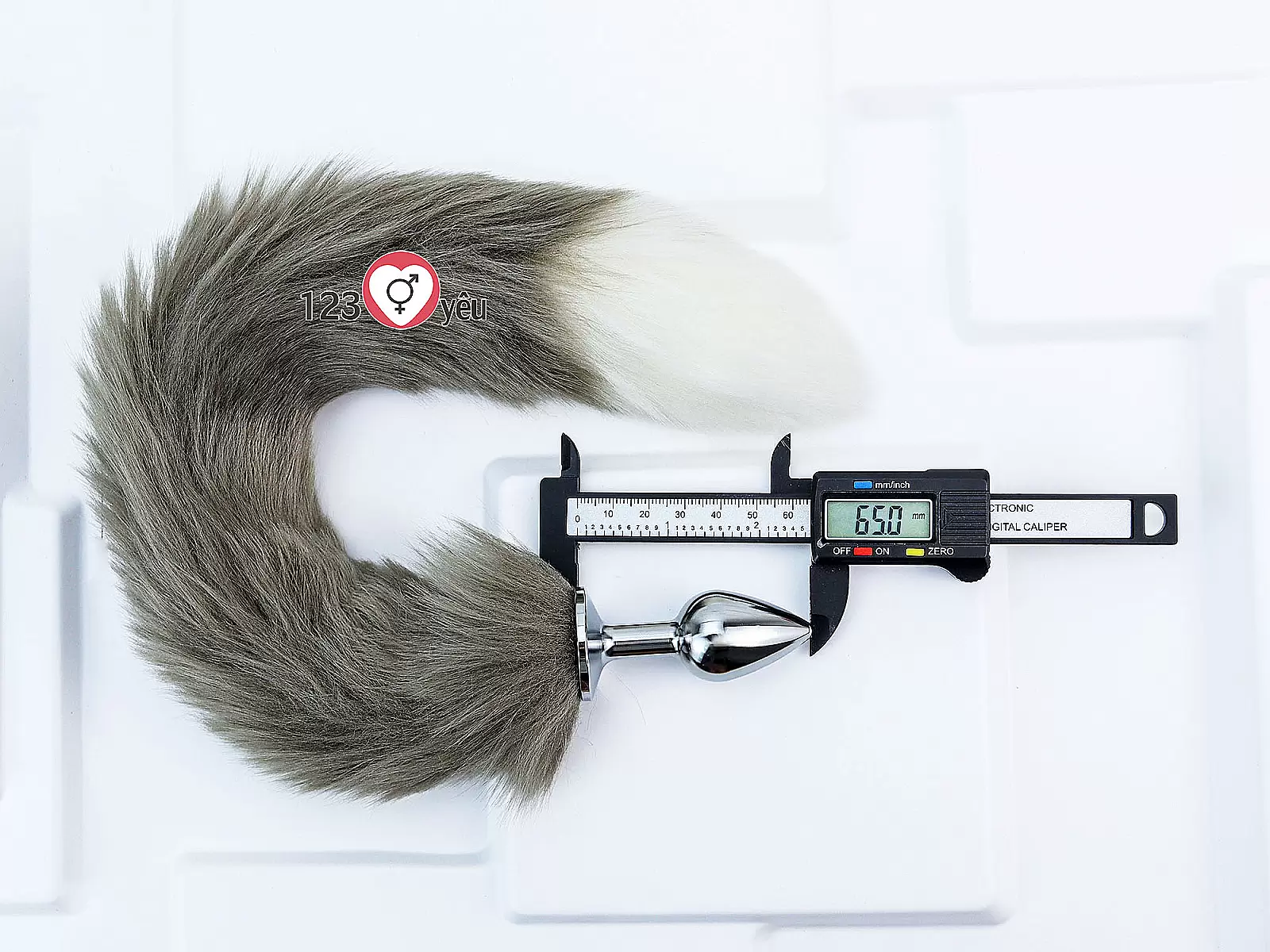 Đồ chơi kích hậu inox đuôi sói xám rêu