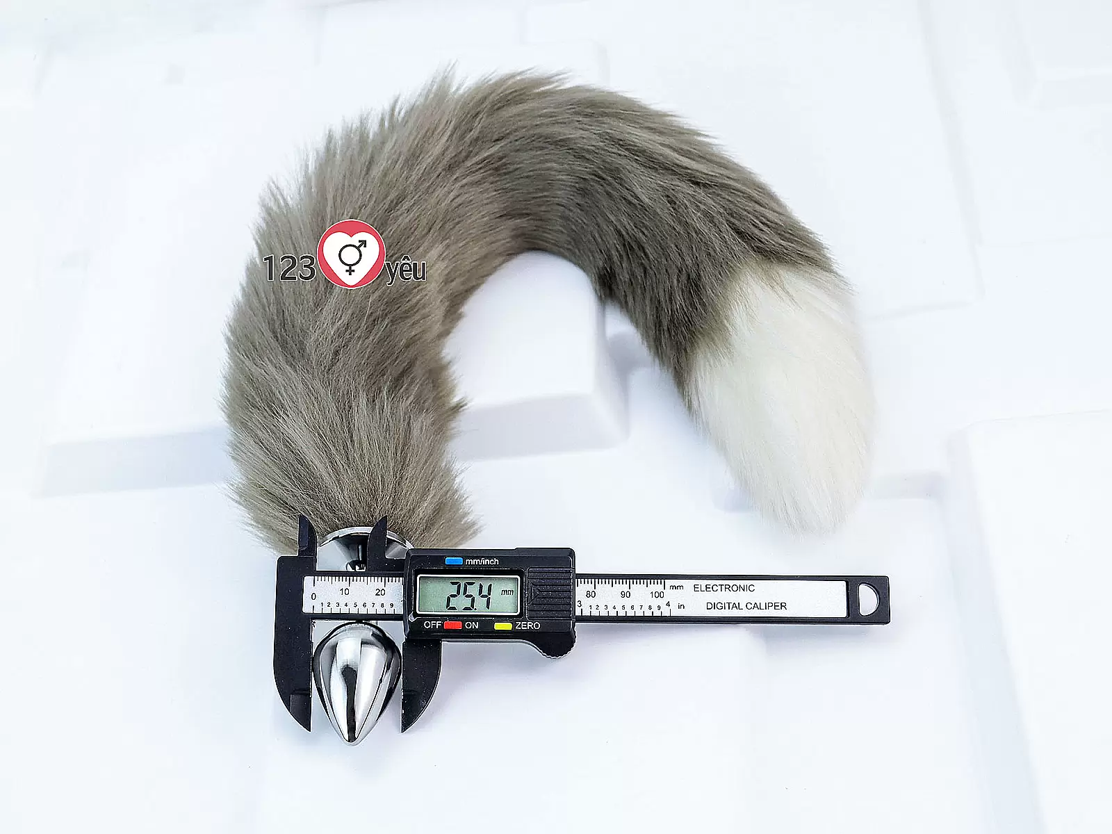 Đồ chơi kích hậu inox đuôi sói xám rêu